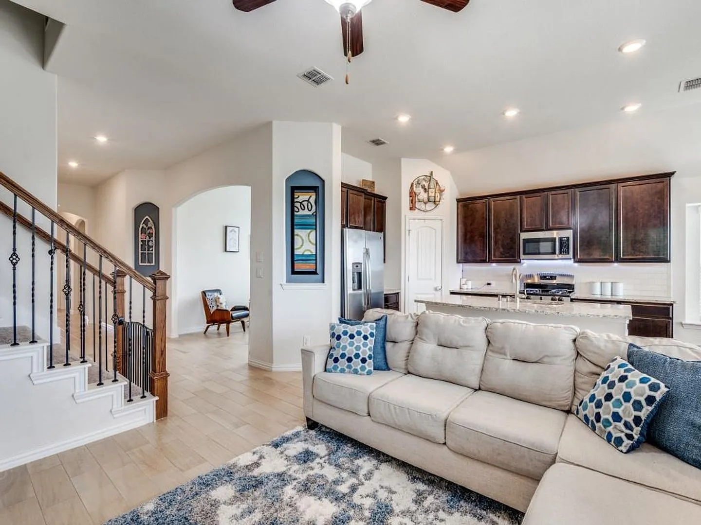 Spacious Living, Resort-Style Amenities & Room for Everyone in Copper Creek! — Photo 2