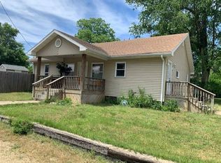 1118 Oak St, Beardstown, IL 62618