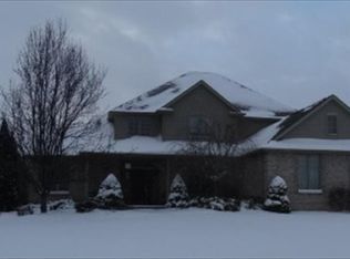 2109 Whispering Waters Pass, Flushing, MI 48433