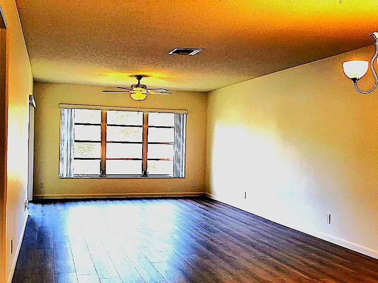 5890 Sugar Palm Ct #F — Photo 11