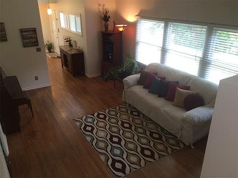 4th image of 1608 Crestwood Cir
