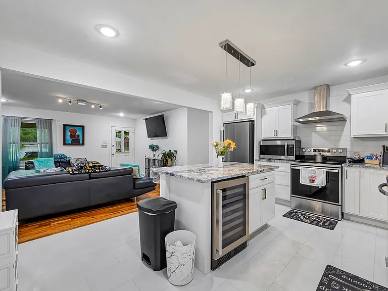 2044 Kingsford Dr — Photo 19