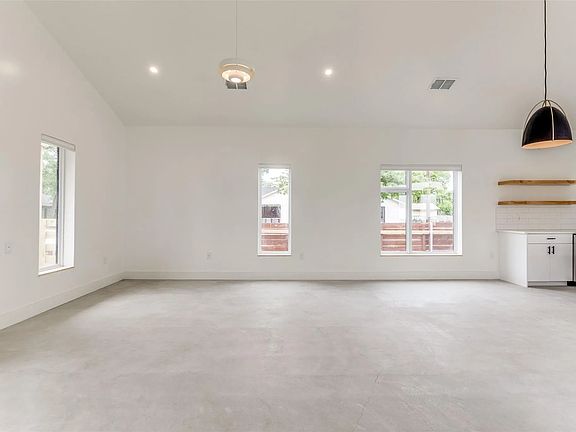 5th image of 2901 Birmingham Ave