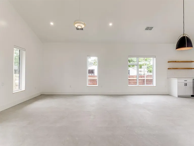 2901 Birmingham Ave — Photo 5