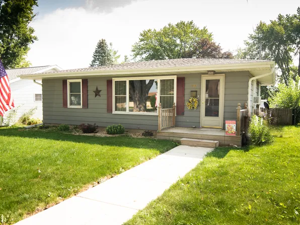 808 S Congress Ave, Polo, IL 61064