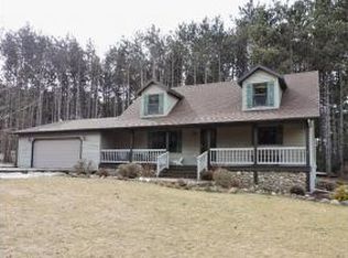 N2165 Wilson Dr, Waupaca, WI 54981