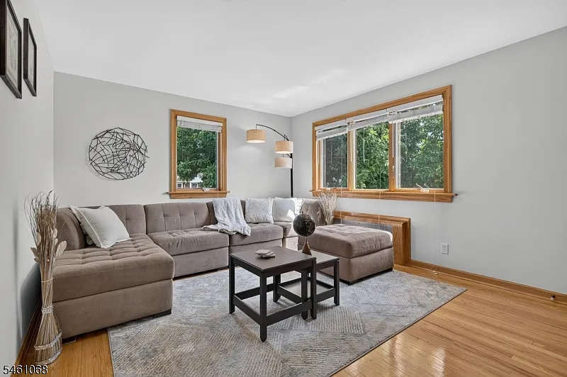 2 bed, 1.0 bath, $3,300 — Photo 3