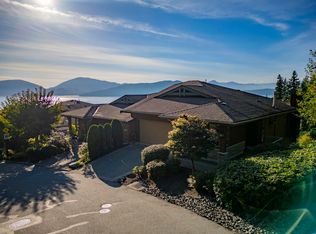 8519 Seascape Dr, West Vancouver, BC