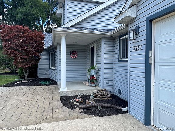 4th image of 3251 Mann Rd