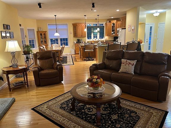 3rd image of 5 Patriot Cir