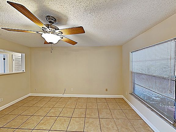 3rd image of 250 Crestview Dr
