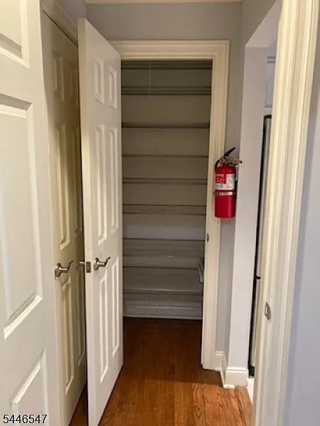 1 bed, 1.0 bath, $2,100 — Photo 2