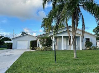 1685 SE Grapeland Ave, Port Saint Lucie, FL 34952