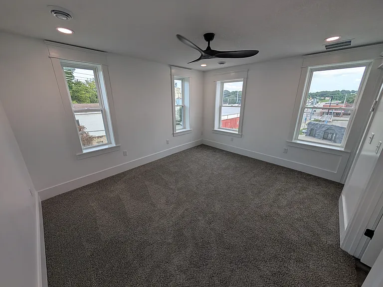 1003 Commercial St — Photo 22