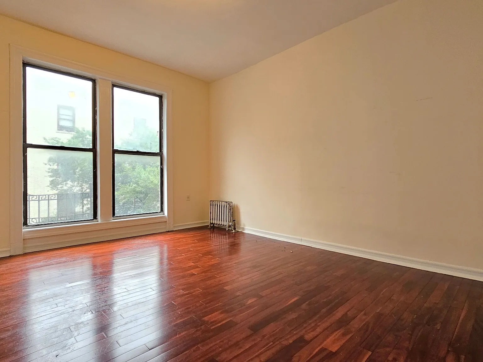 300 Fort Washington Avenue — Photo 2