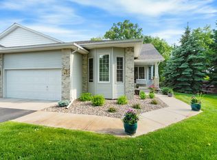 17395 Conifer Ct, Eden Prairie, MN 55347