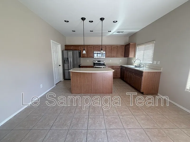 3 bed, 3.0 bath, 1790 sqft, $2,200 — Photo 4