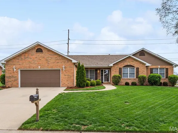 108 Calypso Dr, Belleville, IL 62221