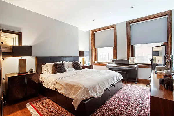 Rented by Douglas Elliman | media 19