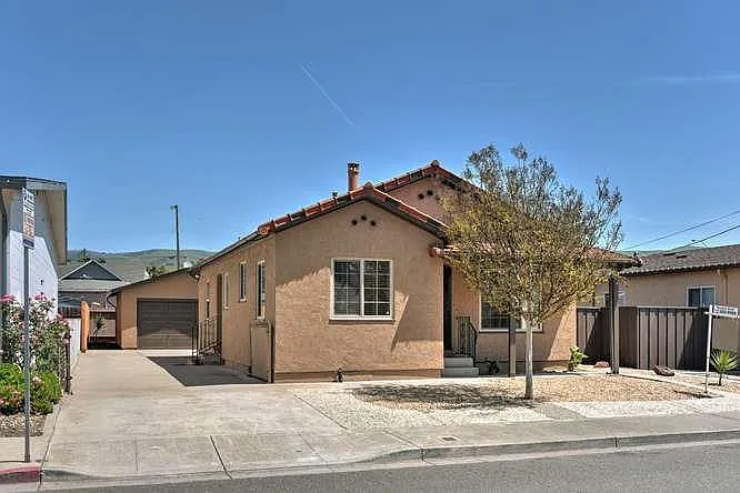 33956 10th St photo 1