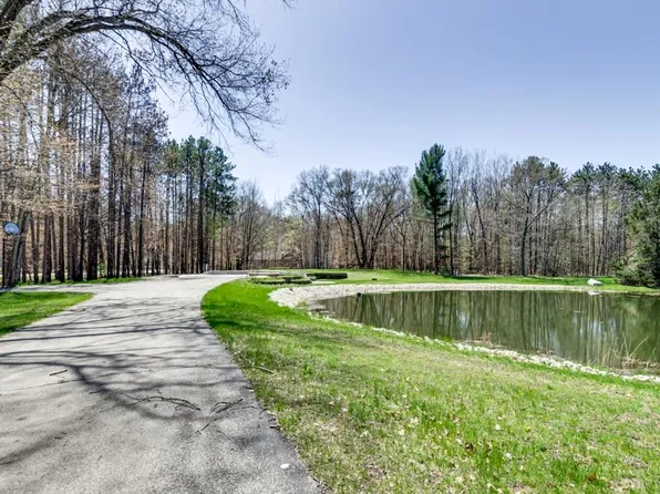 W2239 Woodridge Dr, Marinette, WI 54143