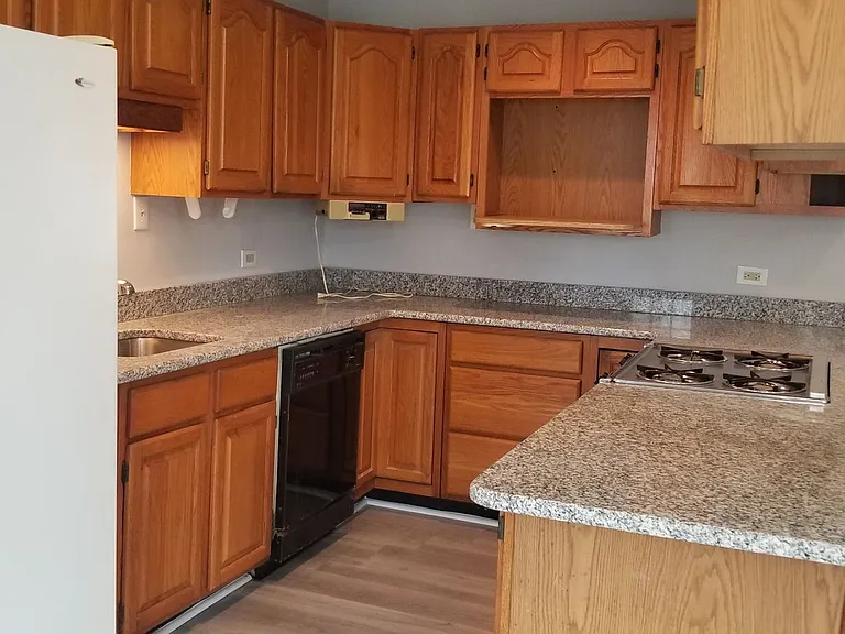 131 N Main St — Photo 9