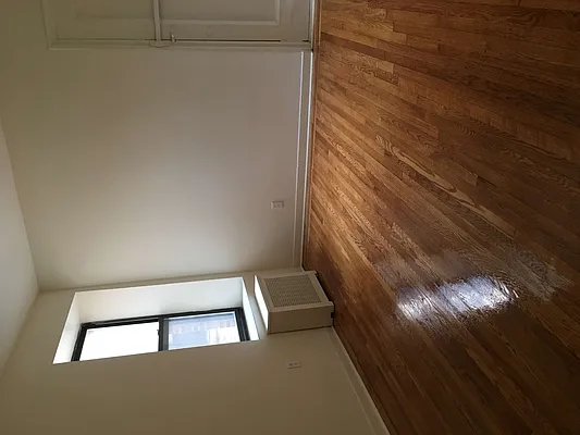 Rented by Peter Meskouris LREB | media 27