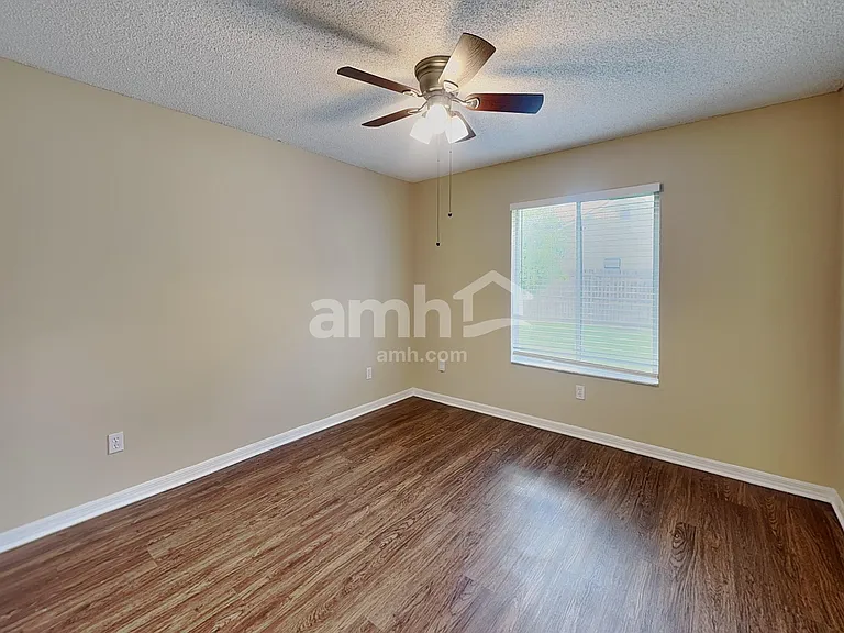 1014 Gore Dr — Photo 12