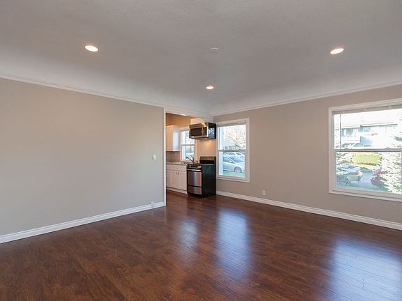 2nd image of 222 N I St APT 2