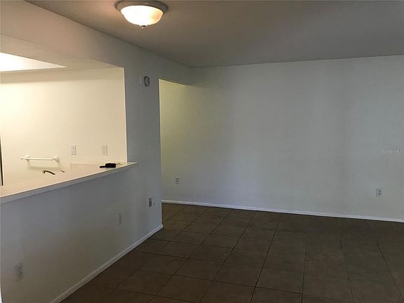 5th image of 2121 Wood St #128