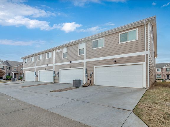 2nd image of 2212 Davenport Dr