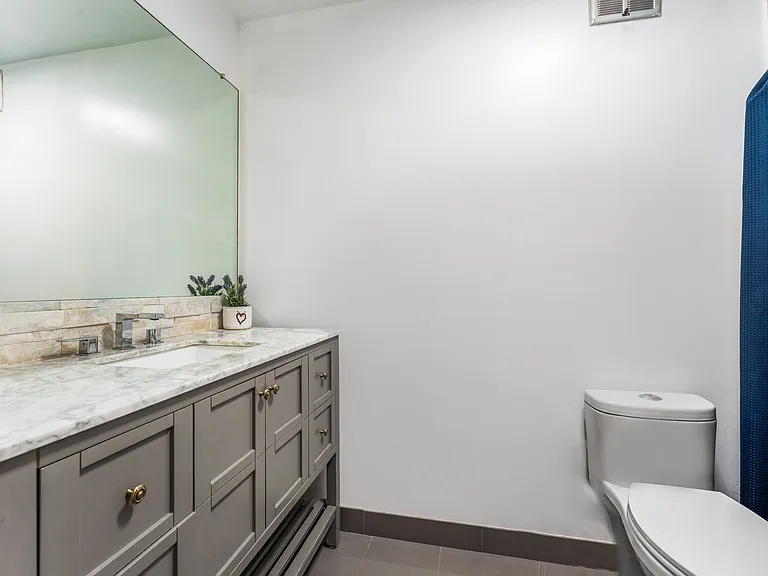 300 Winston Dr #318 — Photo 20