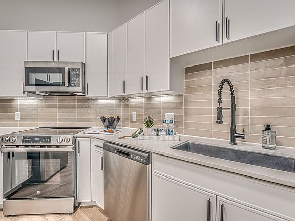 4th image of 2819 N Fitzhugh Ave APT 1324