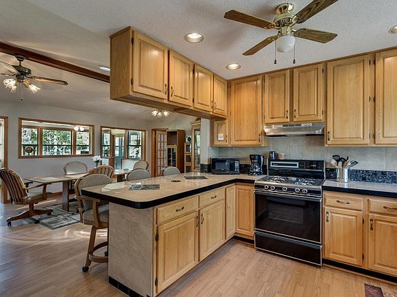 3rd image of 1813 County Road 209b
