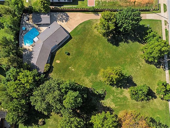 4th image of 3024 W Perry Rd