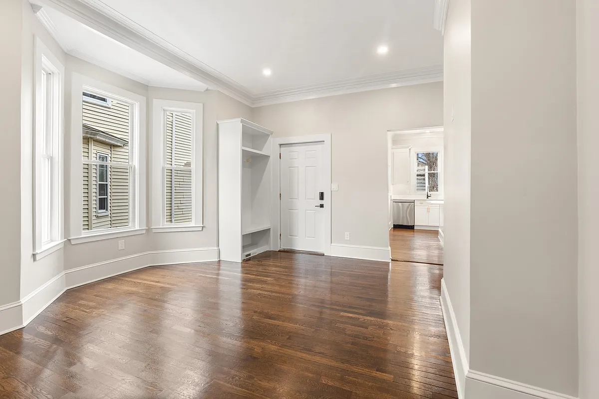 Building Photo - 30 Thornley St #1