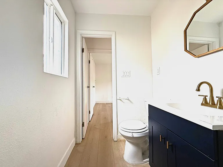 577 Florence St — Photo 21