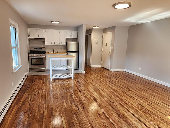 3rd image of 211 Glen Cove Ave APT 3