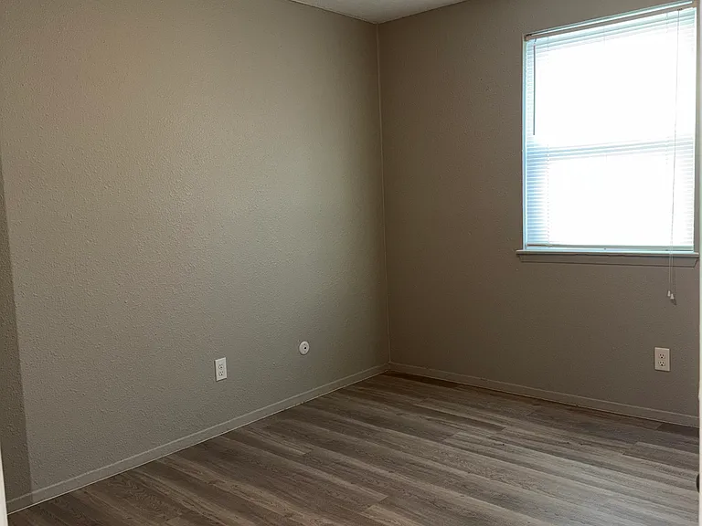 10609 Springwood Dr #D — Photo 13