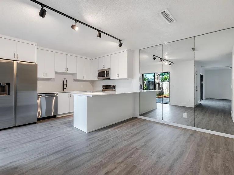 471 Kirk Rd #D — Photo 29