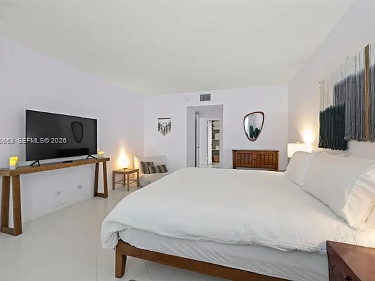 2301 Collins Ave #519 — Photo 41