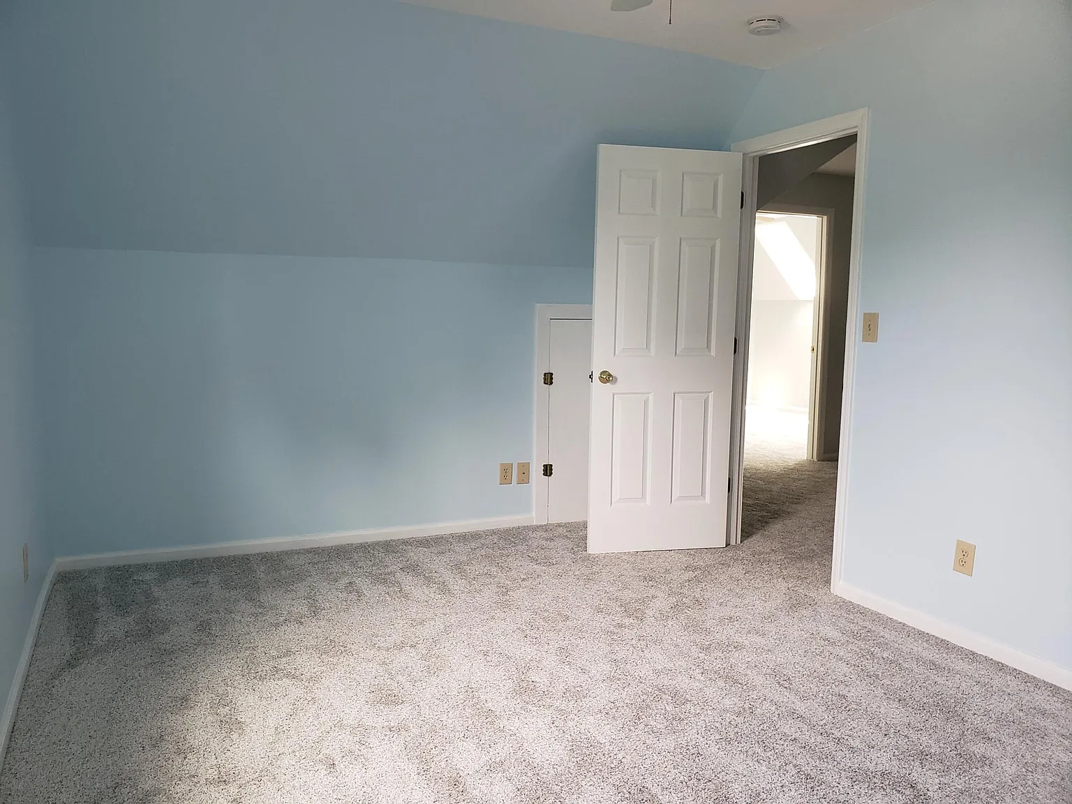 3 bed, 2053 sqft, $2,500 — Photo 4