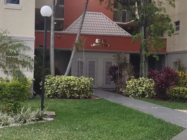8215 Lake Dr #505, Doral, FL 33166