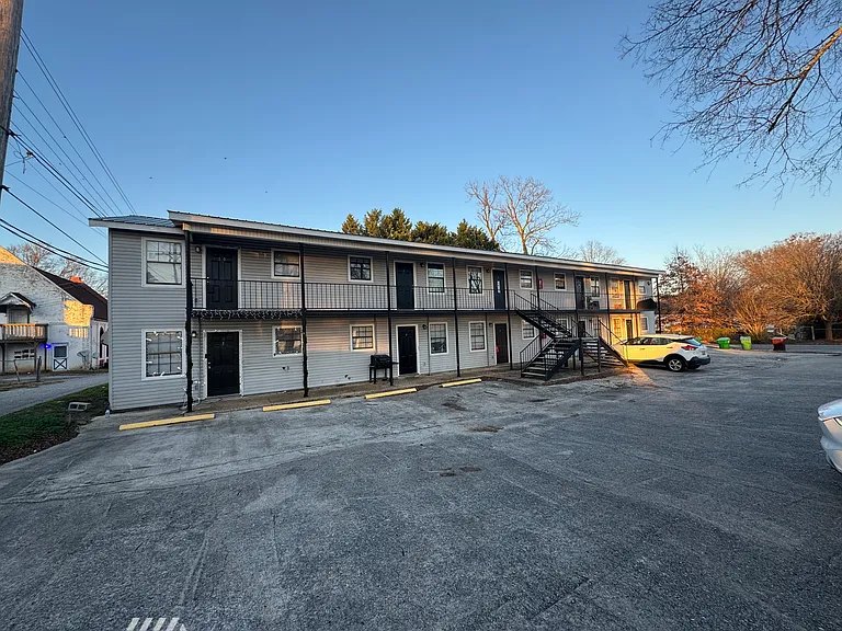 609 N Columbia Ave #10 — Photo 10