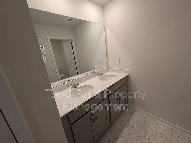 2167 Vanderlyn St — Photo 34