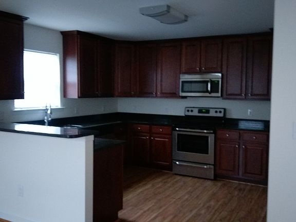 GRANITE KITCHEN COUNTERTOPS