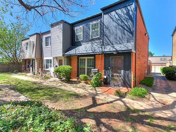 2nd image of 3325 Brookhollow Ct