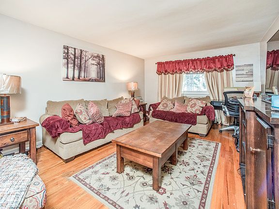 2nd image of 2562 Bronxwood Ave