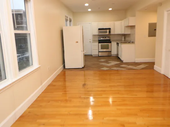 14 Estella St APT 1, Mattapan, MA 02126