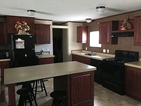 3rd image of 49564 Main Dr